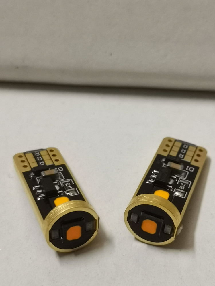 أنوار LED بجوده عالية مقاس T10 شرايح osram متوفر لون أبيض عدة درجات وبرتقالي وأحمر