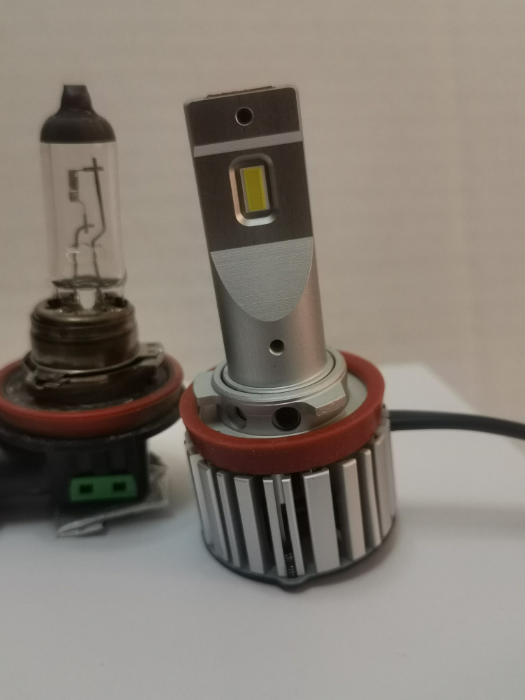 أنوار LED مطابقة لحجم لمبة الهالوجين 100%