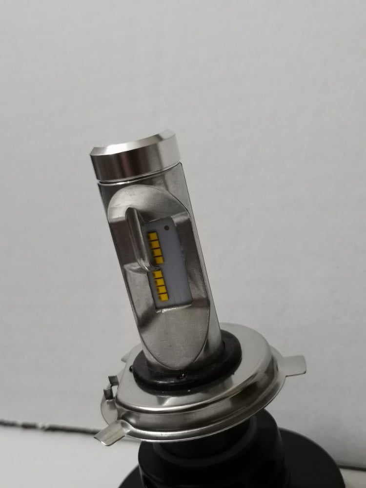 أنوار LED بجودة عالية مقاس H4 شرايح الاناره من philips متوفر لونين 5700k و 4000K شرايح الإنارة من philips