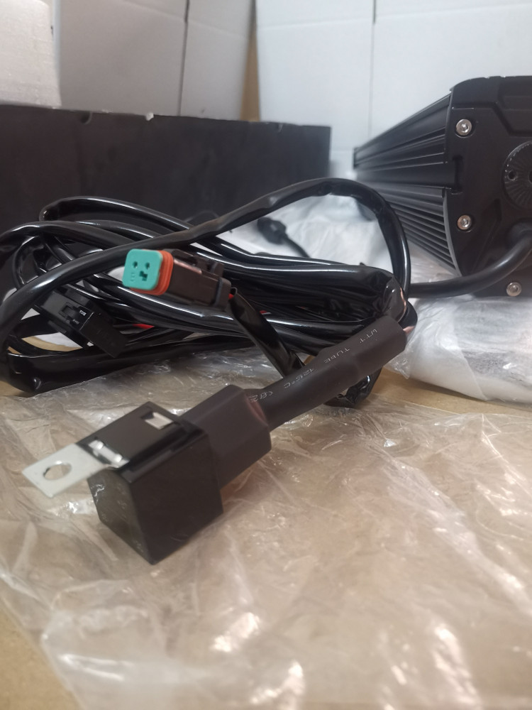 ليد بار (LED BAR) مقاس 15 شرايح osram مع عدسة ليزر