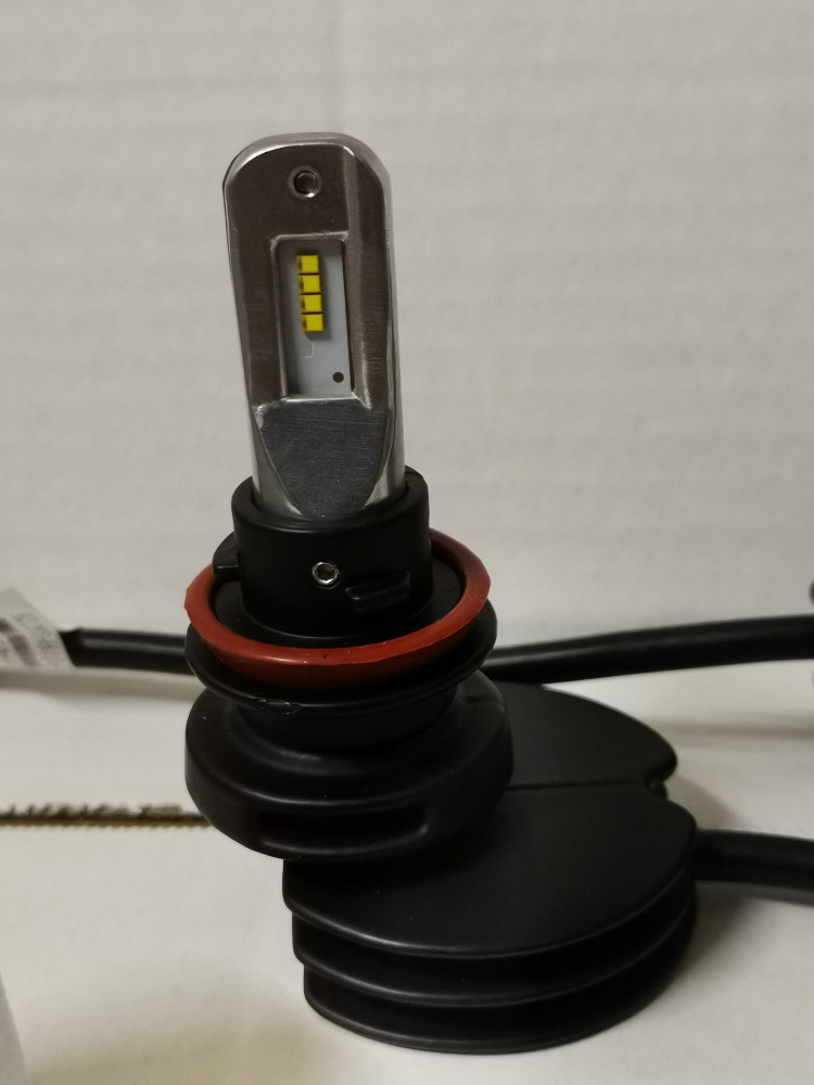 أنوار LED بجودة عالية جدا شرايح الإناره من philips بدون مروحة متوفر لون 5700k و 4000k