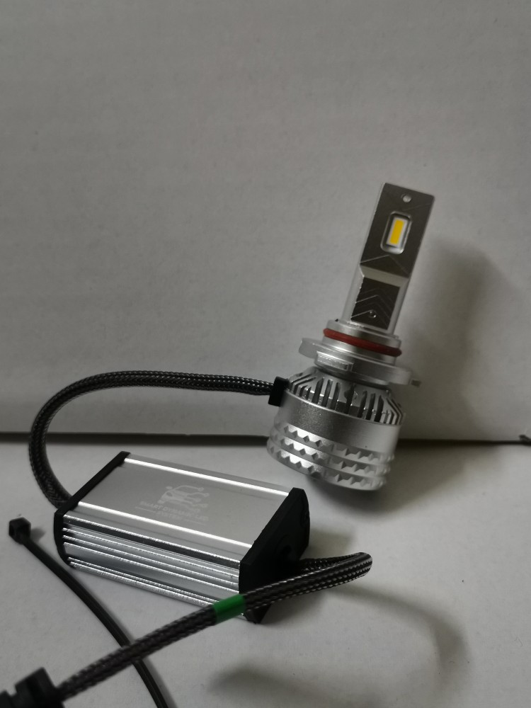 أنوار LED بجودة عالية متوفر لون 4300k و 6000k شرايح تايوانية epistar 7035