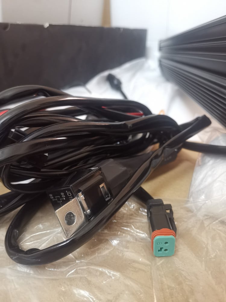ليد بار (LED BAR) مقاس 23 إنش بجودة عالية شرايح الإنارة من osram مع عدسة ليزر