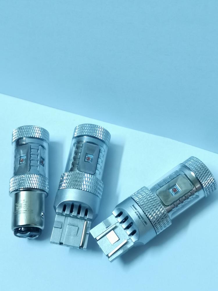 أنوار LED بجودة عالية بمقاسات مختلفه مناسبه لأنوار الشمعات الخلفيه (الاسطبات) شرايح cree الأمريكيه