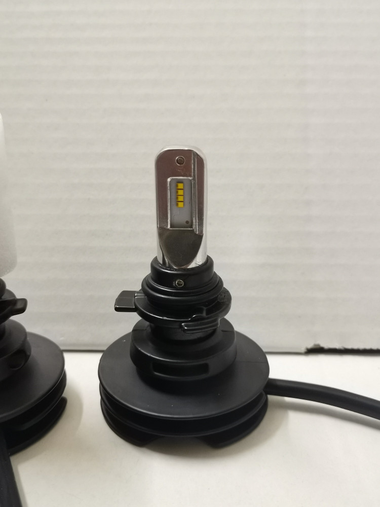 أنوار LED بجودة عالية جدا شرايح الإناره من philips بدون مروحة متوفر لون 5700k و 4000k