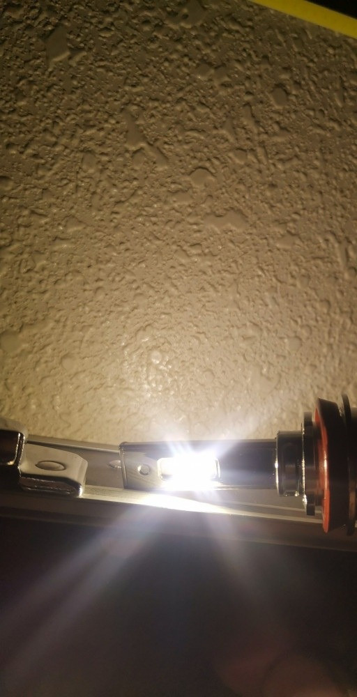 أنوار LED بجودة عالية جدا شرايح الإناره من philips بدون مروحة متوفر لون 5700k و 4000k