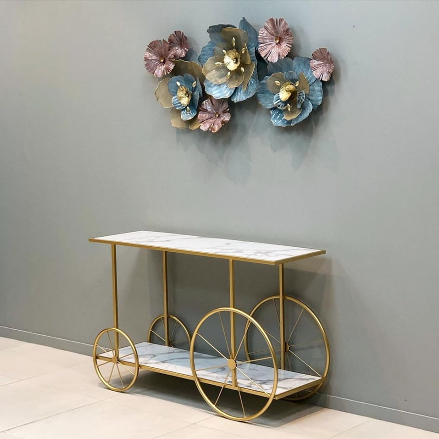 Reception table in the shape of a cart with wheels, wooden surface