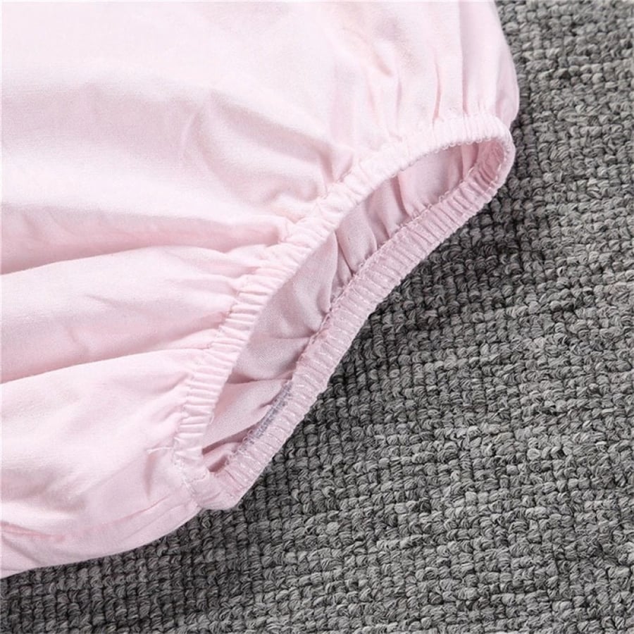 A light summer piece in light pink color