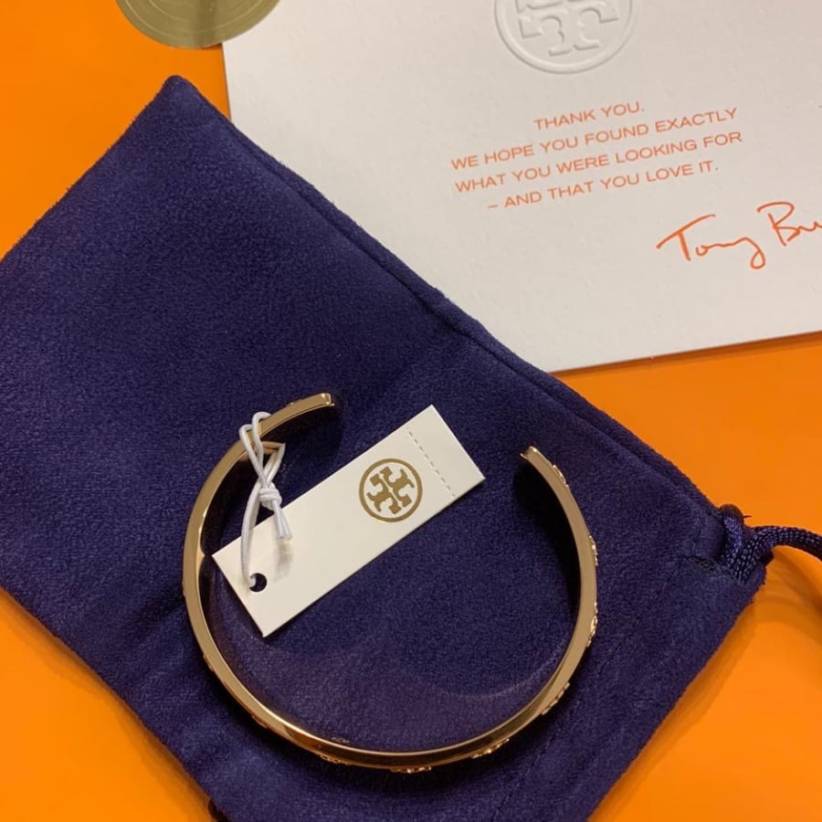 اسوارة Tory Burch ابيض
