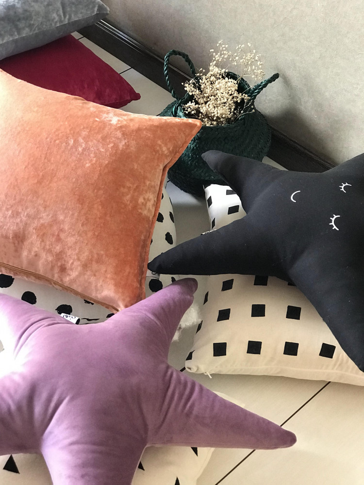 وسادة روبي نجمة مخمل ليلكي