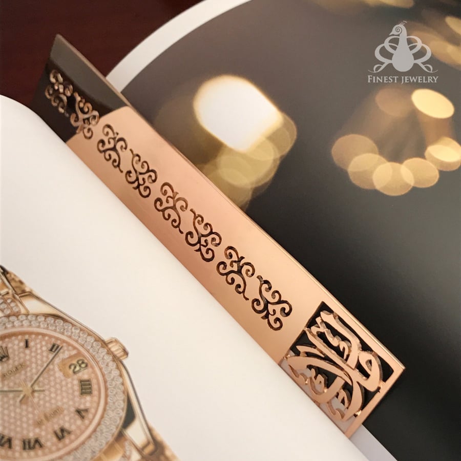 Decorative book separator
