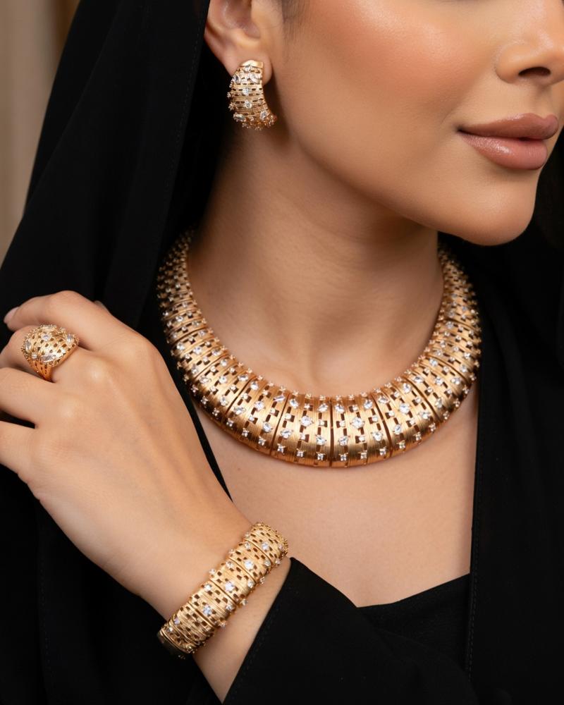طقم إكسسوارات نسائي فاخر لون ذهبي