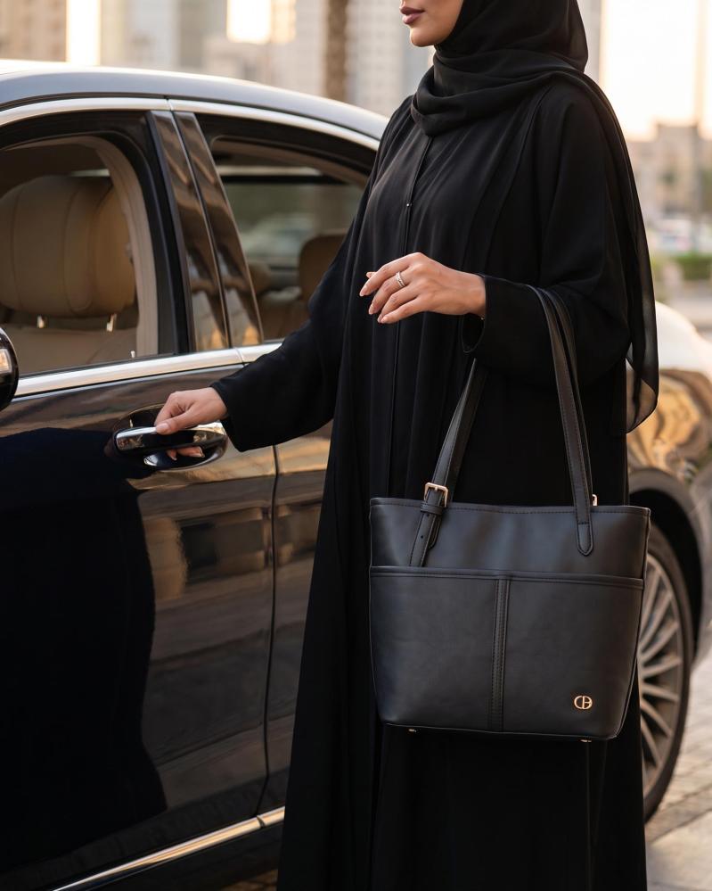 شنطة كتف نسائية سوداء مع محفظة صغيرة