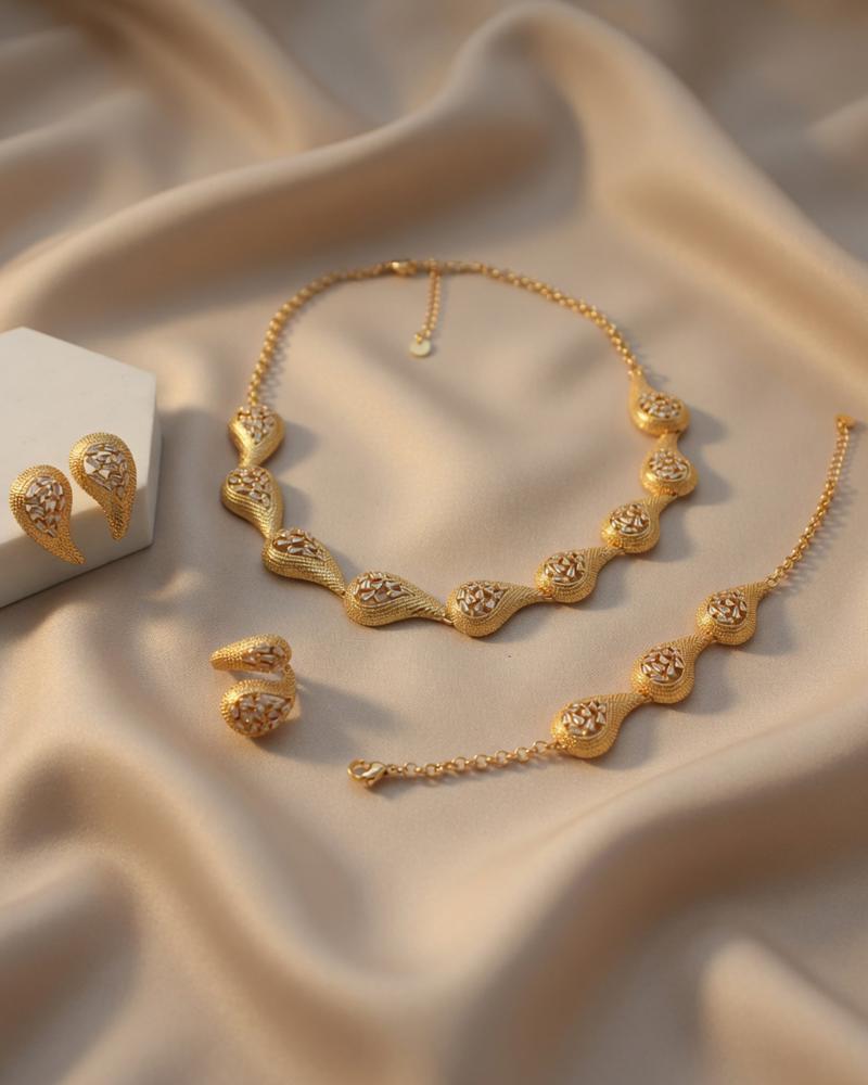 طقم إكسسوارات نسائي فاخر لون ذهبي