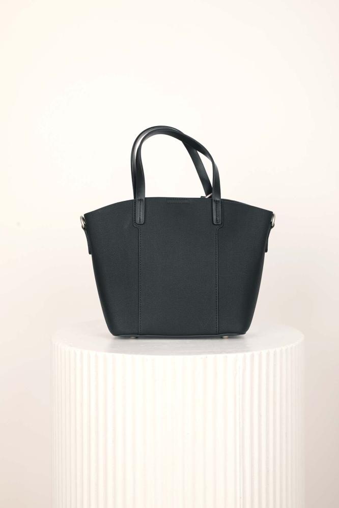 Crisbella bag, black, made of embossed leather