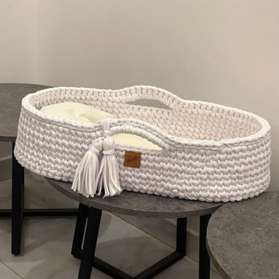 Children's bed with crochet without the stand