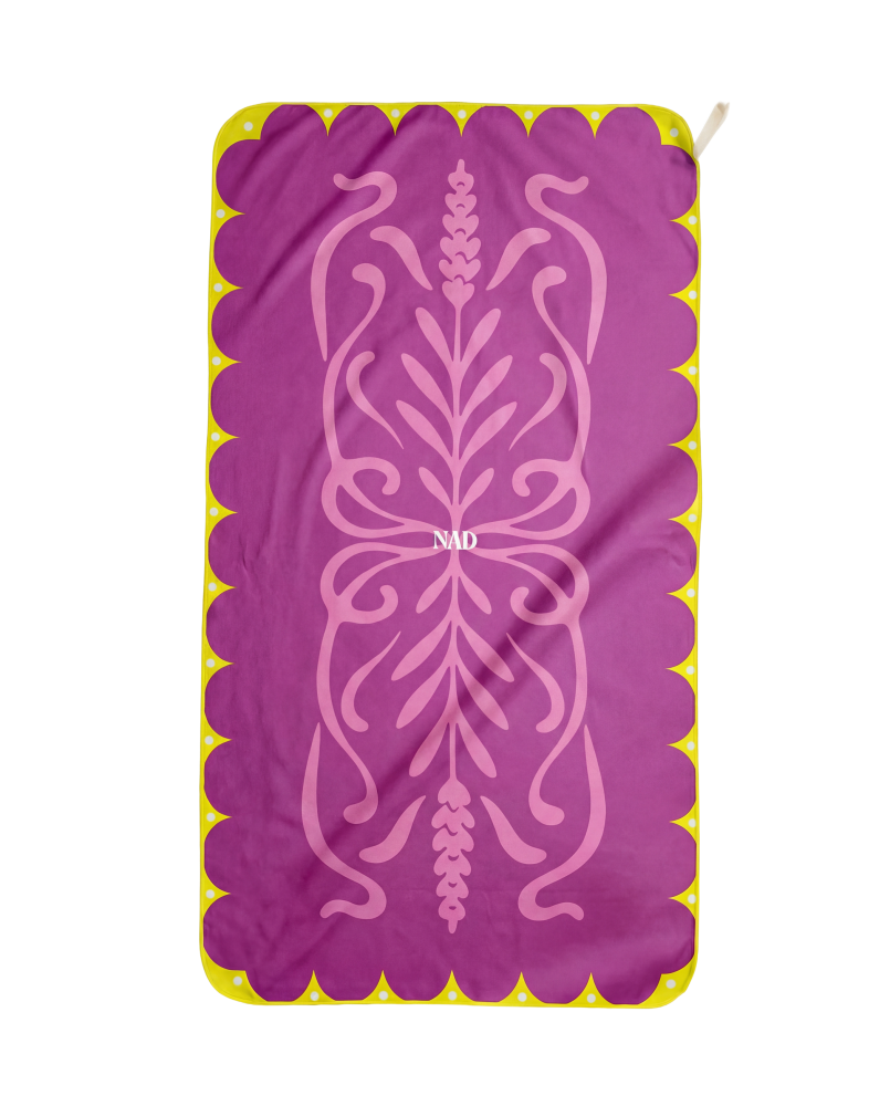 باقة الراحة ( منشفة الجسم + مشط )