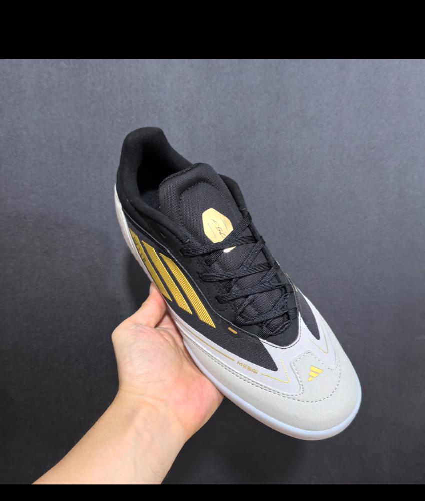 بوت - adidas - حبوب