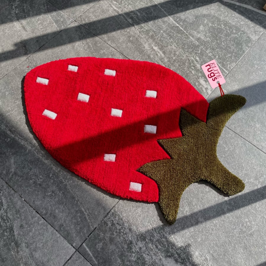 سجادة الفراولة strawberry Rug