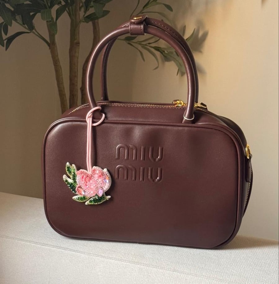 Miumiu- M