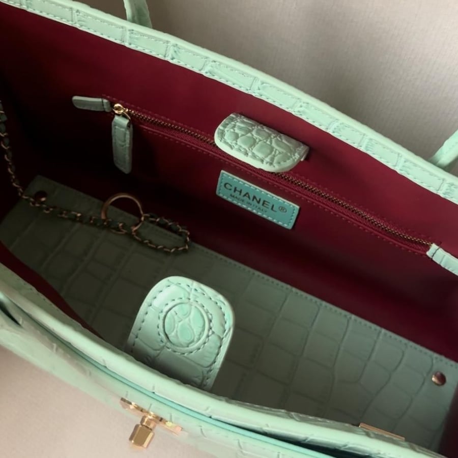 Chanel shopping bag
