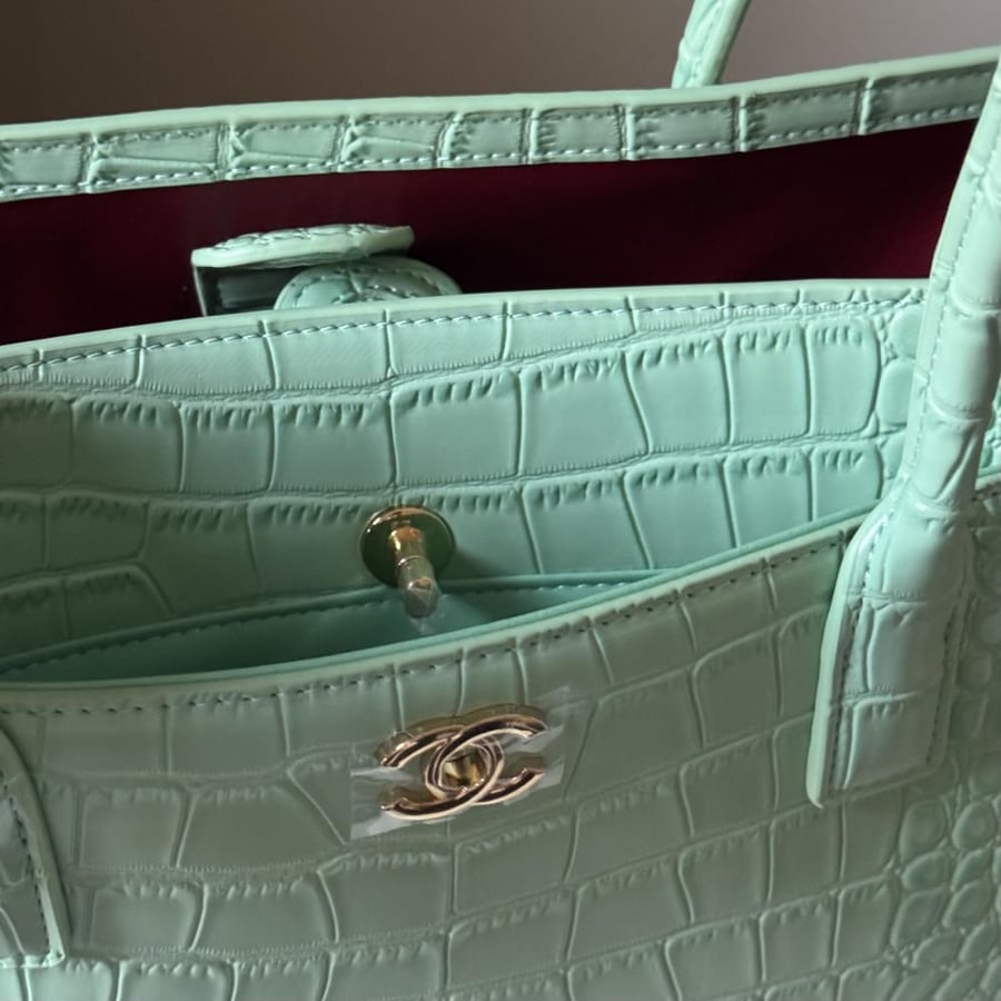 Chanel shopping bag