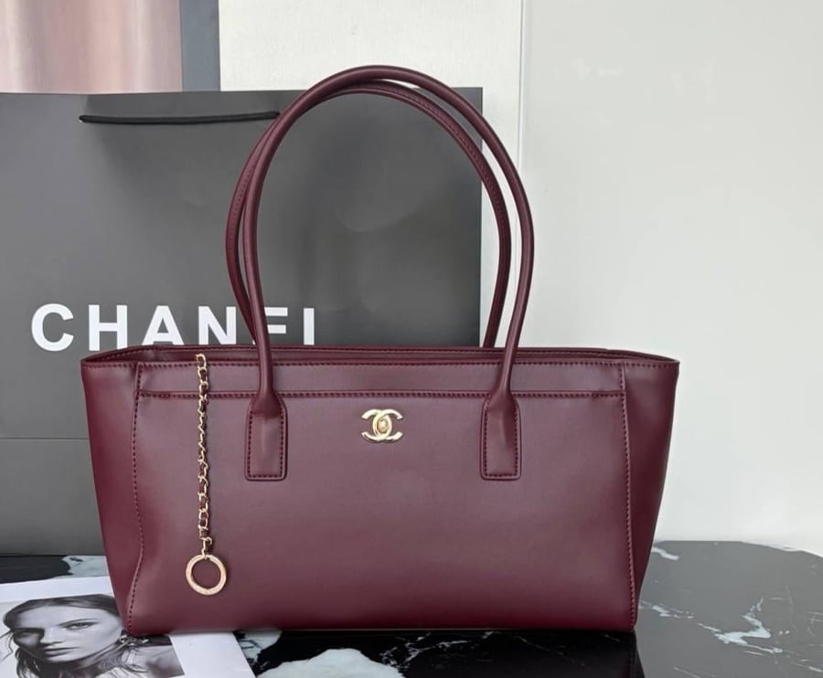 Chanel tot bag