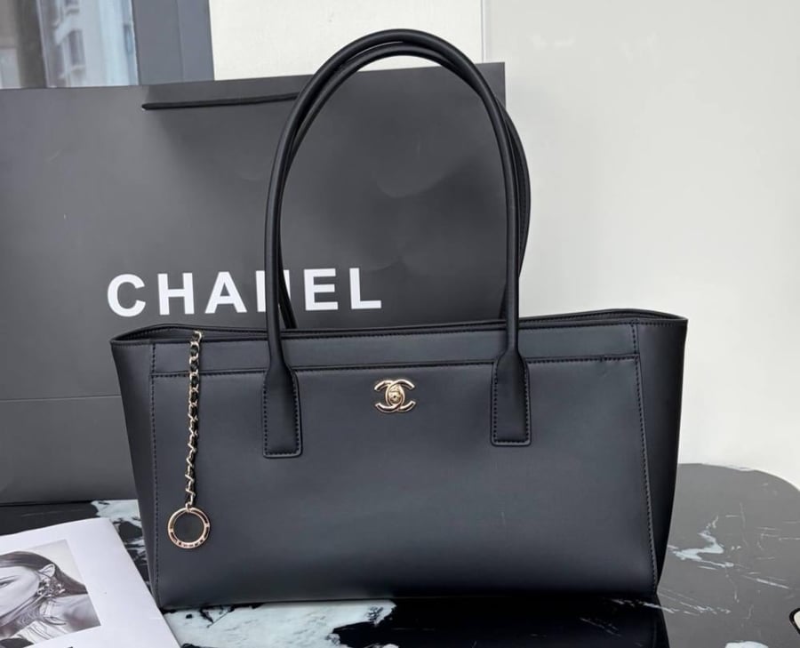 Chanel tot bag