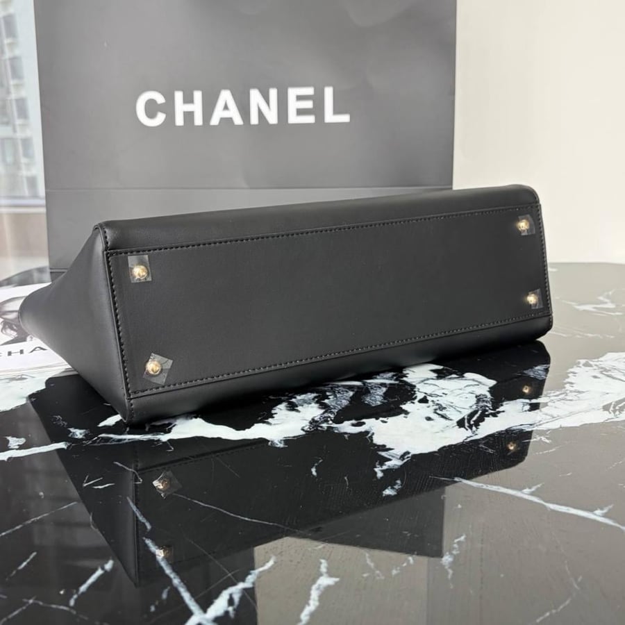 Chanel tot bag