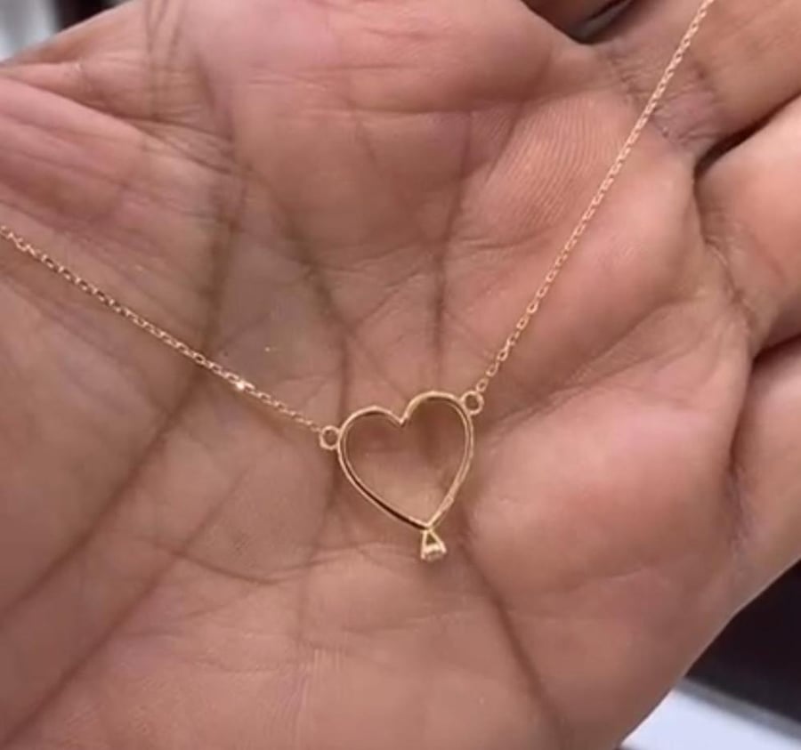 عقد ذهب عيار 18 قلب سوليتير