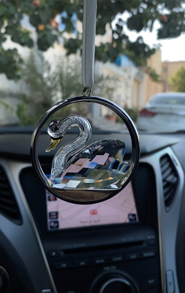 تعليقة كريستال بشكل الوزة سوان
