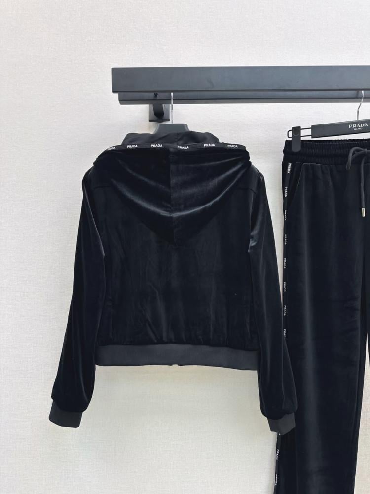 Prada set