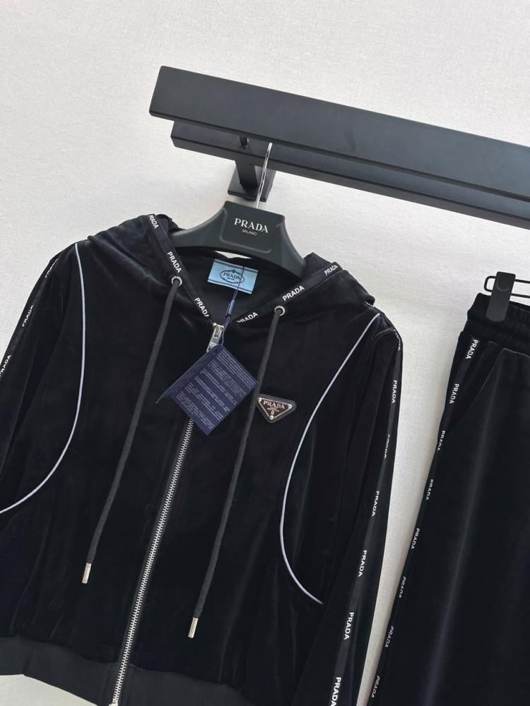 Prada set