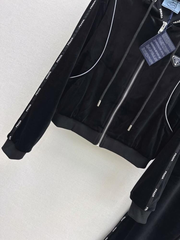 Prada set