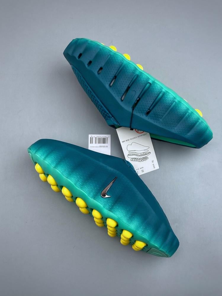 Nike Mind 001