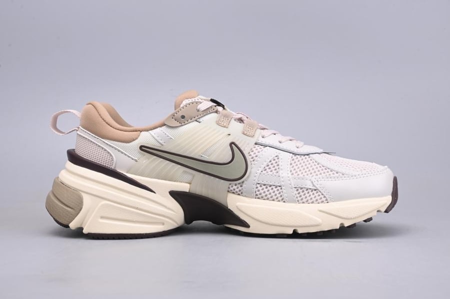 NIKE V2K RUN