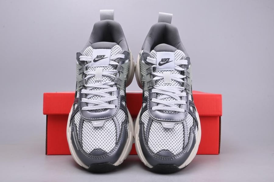 NIKE V2K RUN