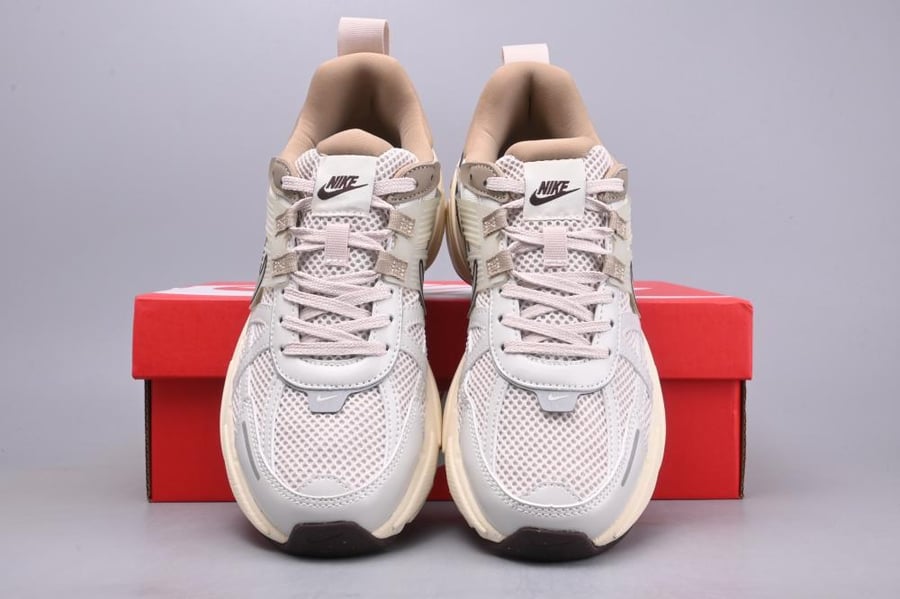 NIKE V2K RUN
