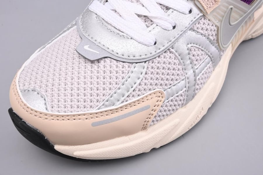 NIKE V2K RUN