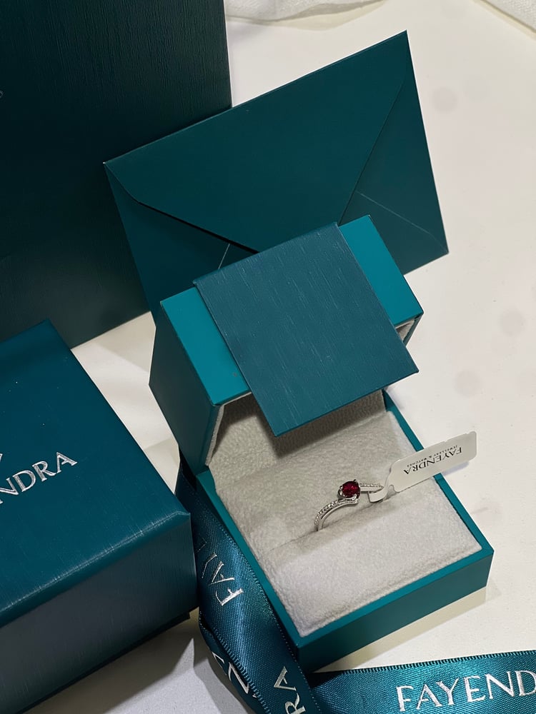 Findra ring ruby size 8