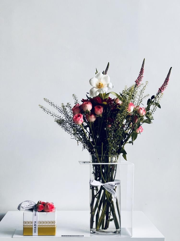 Vase flowers