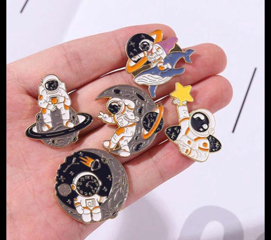 Space brooch card