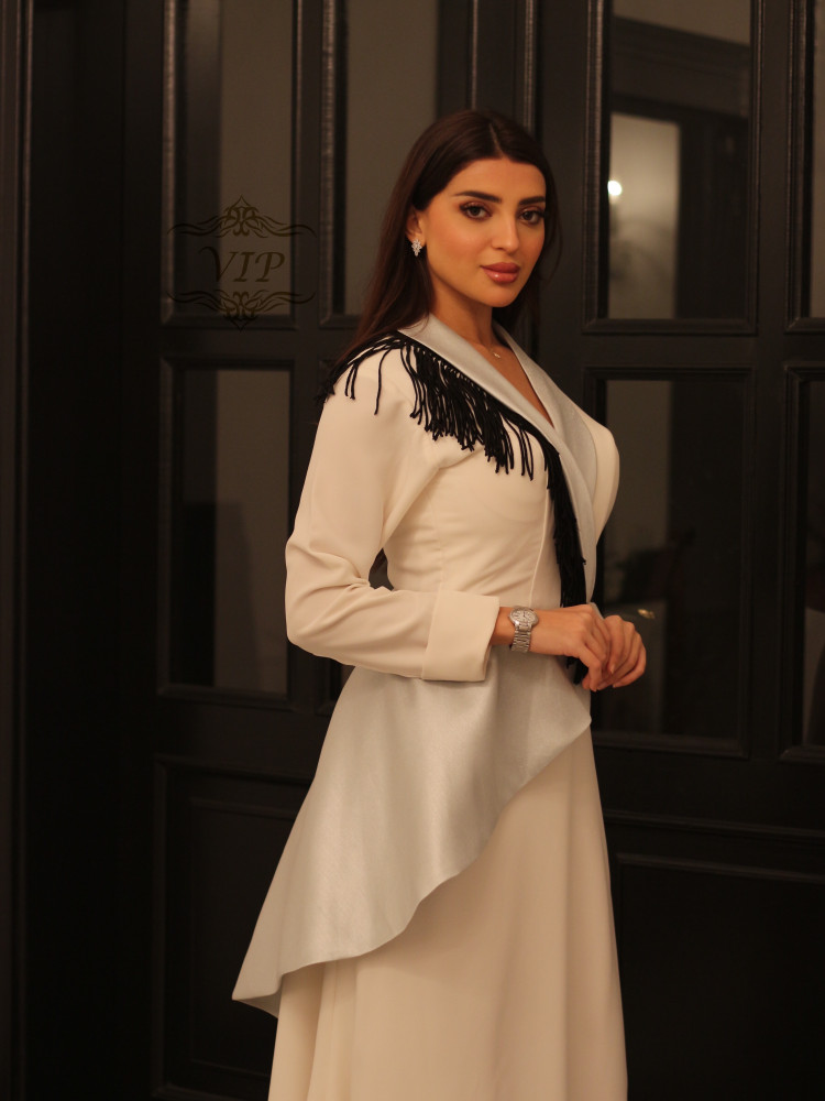فستان سكري وتفني