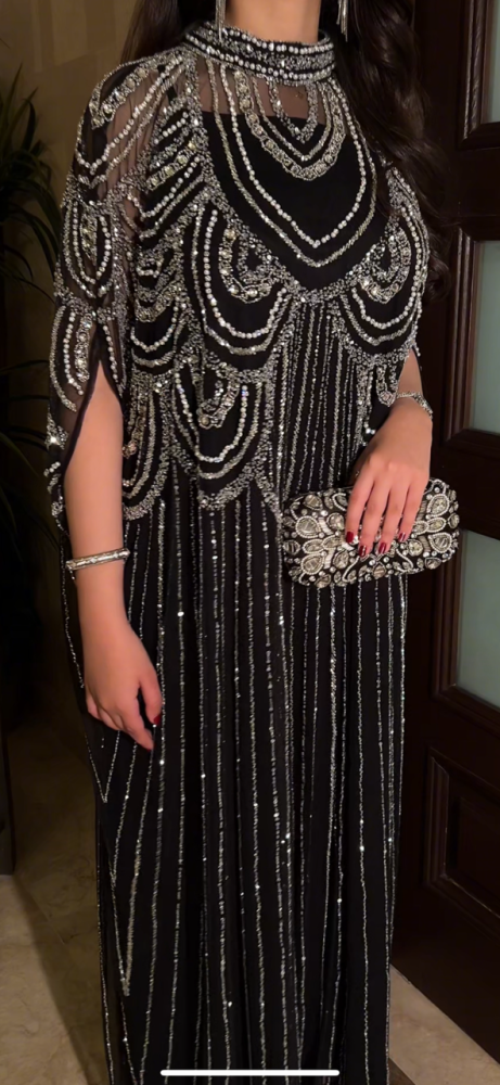 جلابيه مشغولة هاند ميد بالشك كامل