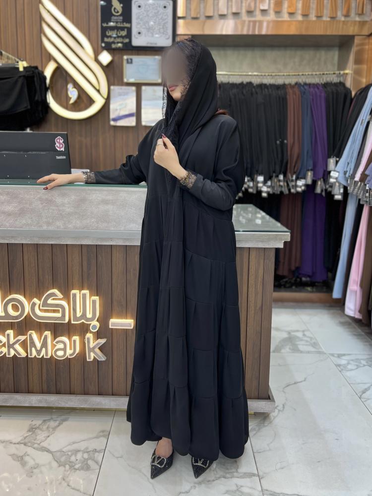 B411 عبايه جودي قصه دبل كلوش طبقات كسرات لون اسود