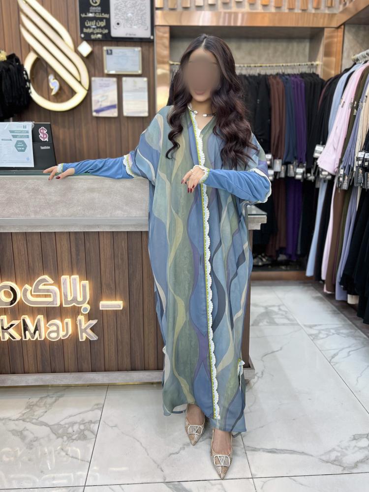 B405 عبايه ليانا قصه بشت كم سترتش مع تحديد كلفه فاخر بقماش شيفون طباعه ليزر