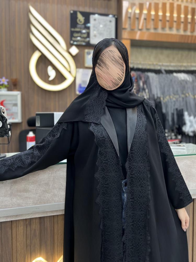 B351 عبايه جنى بليزر قصه نص كلوش مع دنتيل ناعم بقماش كبراء كوري لون اسود