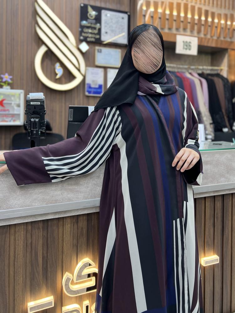 B387 عبايه روانا دبل فيس قصه كلوش مع بطانه اسود بقماش شيفون طباعه ليزر