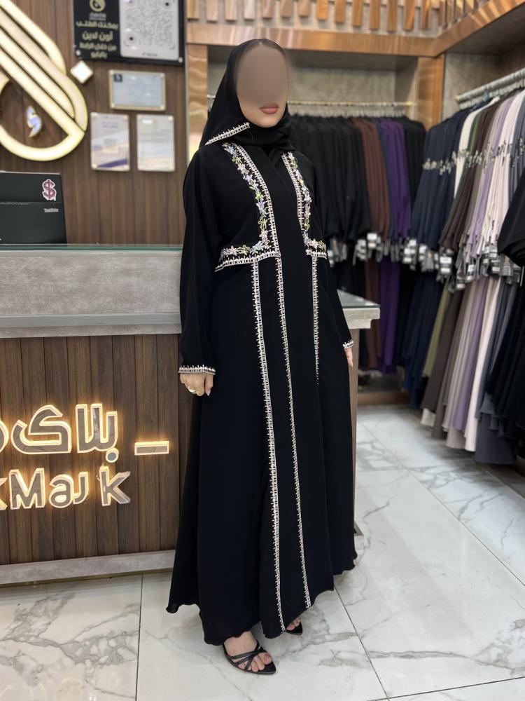 B452 عباية لمياء قصه نص كلوش قماش كريب ملكي بتطريز ملون