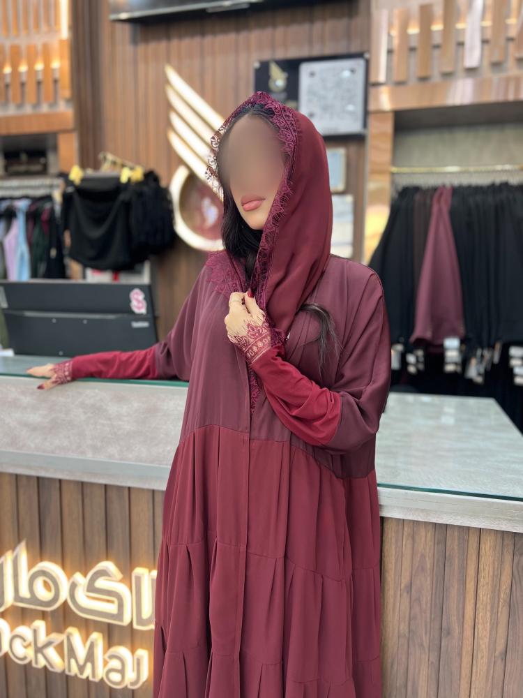 B409 عبايه جودي قصه دبل كلوش طبقات كسرات لون عنابي